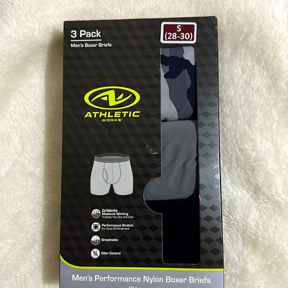 Athletic Works 3 Pack Men Boxer Briefs
3 colors
See photos for more info